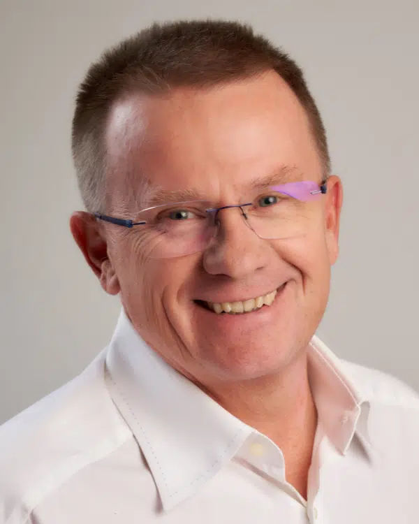 Dr. Zsigmond Bodnár